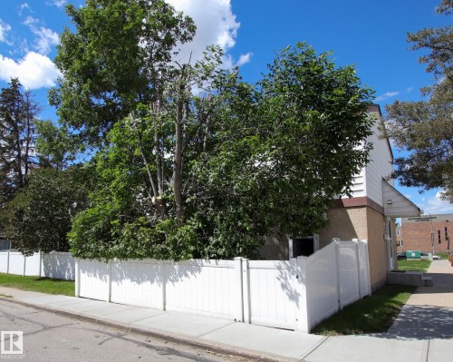 10D Twin Terrace Nw, Edmonton, AB - Outdoor