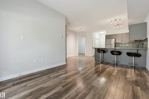 #103 10611 117 St Nw, Edmonton, AB - Indoor Photo Showing Kitchen