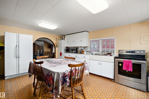 207 1St Avenue, Rural Wetaskiwin County, AB - Indoor