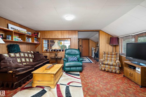 207 1St Avenue, Rural Wetaskiwin County, AB - Indoor