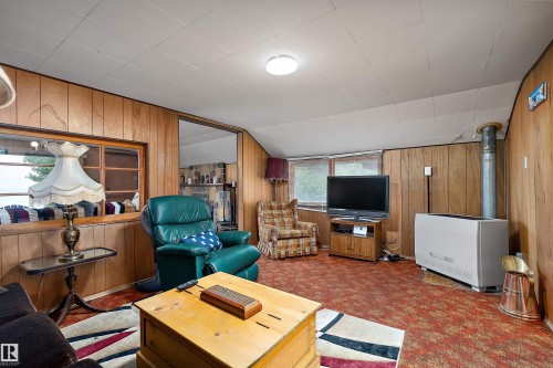 207 1St Avenue, Rural Wetaskiwin County, AB - Indoor Photo Showing Other Room