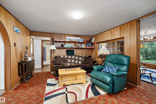 207 1St Avenue, Rural Wetaskiwin County, AB - Indoor