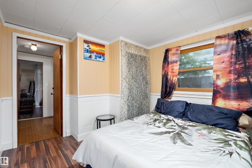 207 1St Avenue, Rural Wetaskiwin County, AB - Indoor Photo Showing Bedroom