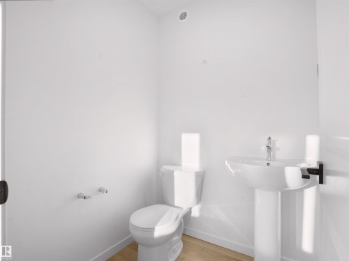 652 Uplands Drive Nw, Edmonton, AB - Indoor Photo Showing Bathroom