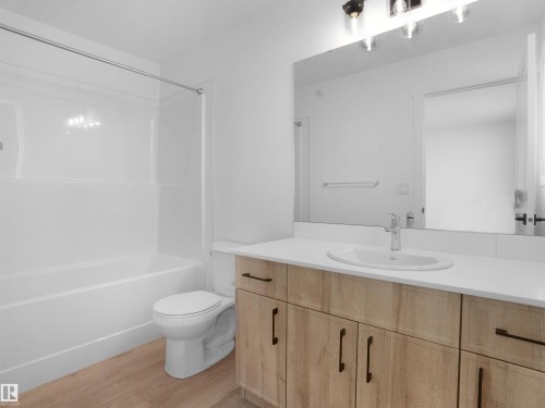 652 Uplands Drive Nw, Edmonton, AB - Indoor Photo Showing Bathroom
