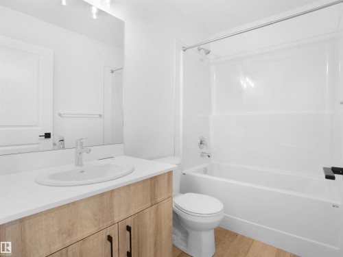 652 Uplands Drive Nw, Edmonton, AB - Indoor Photo Showing Bathroom