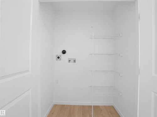 652 Uplands Drive Nw, Edmonton, AB - Indoor With Storage