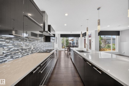 1116 Hainstock Green Sw, Edmonton, AB - Indoor Photo Showing Kitchen With Upgraded Kitchen