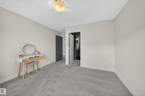 1116 Hainstock Green Sw, Edmonton, AB - Indoor Photo Showing Other Room