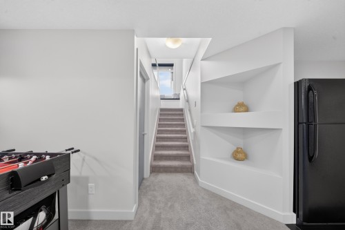 1116 Hainstock Green Sw, Edmonton, AB - Indoor