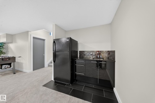 1116 Hainstock Green Sw, Edmonton, AB - Indoor