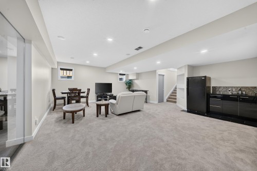 1116 Hainstock Green Sw, Edmonton, AB - Indoor
