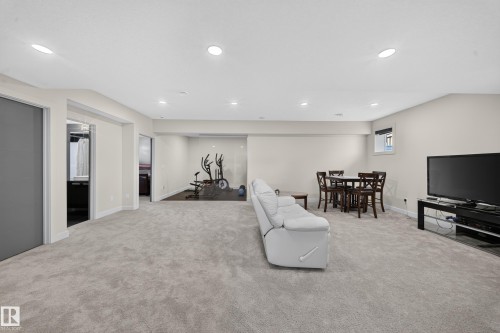1116 Hainstock Green Sw, Edmonton, AB - Indoor