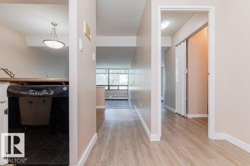 #327 10160 114 St Nw, Edmonton, AB - Indoor Photo Showing Other Room