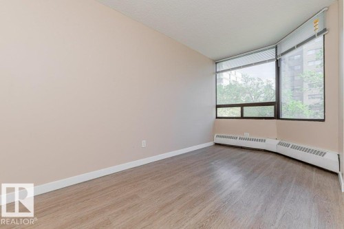 #327 10160 114 St Nw, Edmonton, AB - Indoor Photo Showing Other Room