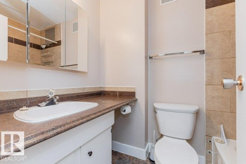 #327 10160 114 St Nw, Edmonton, AB - Indoor Photo Showing Bathroom