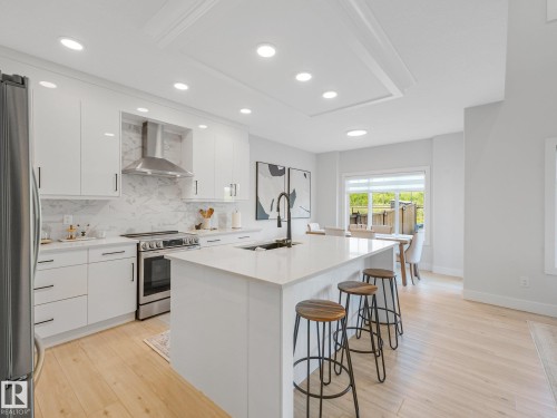 1214 Eaton Lane Nw, Edmonton, AB - Indoor Photo Showing Kitchen With Upgraded Kitchen