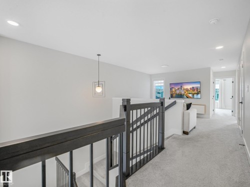 1214 Eaton Lane Nw, Edmonton, AB - Indoor Photo Showing Other Room