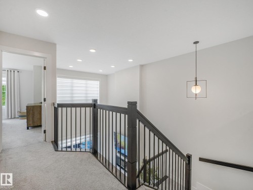 1214 Eaton Lane Nw, Edmonton, AB - Indoor Photo Showing Other Room