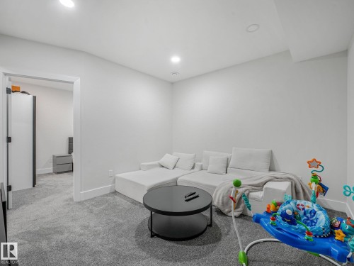 1214 Eaton Lane Nw, Edmonton, AB - Indoor Photo Showing Other Room