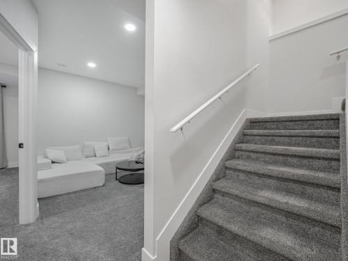 1214 Eaton Lane Nw, Edmonton, AB - Indoor Photo Showing Other Room