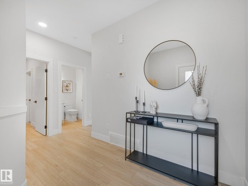 1214 Eaton Lane Nw, Edmonton, AB - Indoor Photo Showing Other Room
