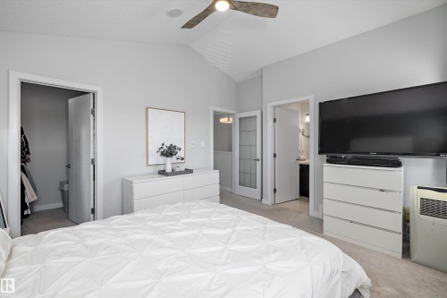 Vaulted ceiling with an overhead fan - 12305 173A Avenue Nw, Edmonton, AB - Indoor Photo Showing Bedroom