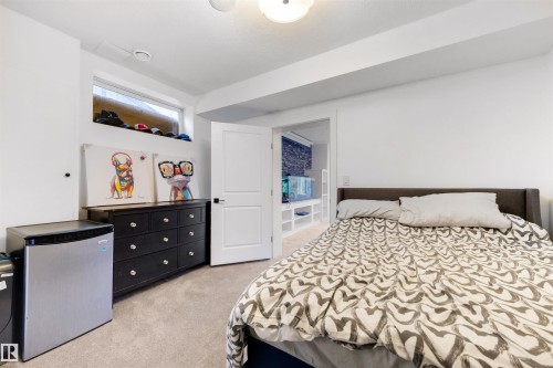1322 Malone Place Nw, Edmonton, AB - Indoor Photo Showing Bedroom