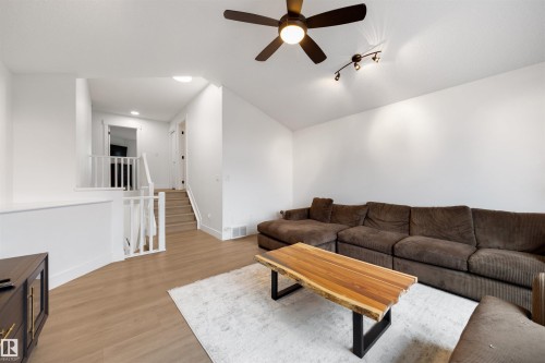 1322 Malone Place Nw, Edmonton, AB - Indoor Photo Showing Living Room