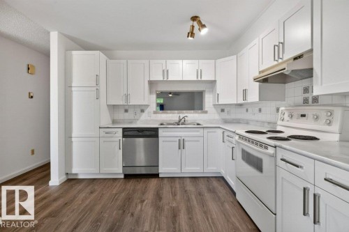 1501 Lakeside Green, St. Albert, AB - Indoor Photo Showing Kitchen With Double Sink
