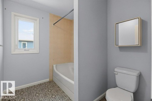 1501 Lakeside Green, St. Albert, AB - Indoor Photo Showing Bathroom