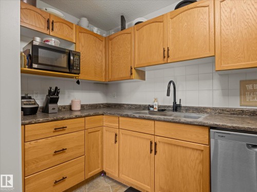#304 11511 130 St Nw, Edmonton, AB - Indoor Photo Showing Kitchen