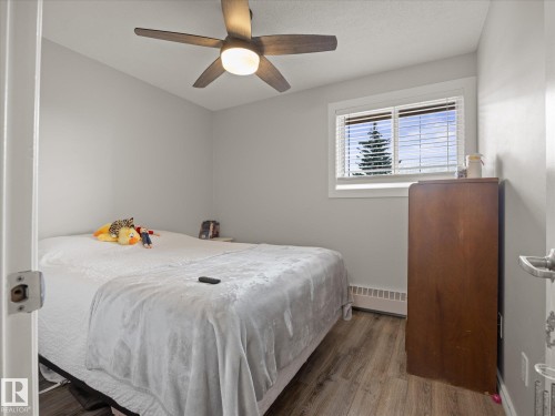 #304 11511 130 St Nw, Edmonton, AB - Indoor Photo Showing Bedroom