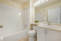 Bright and functional$ Piece Bathroom with TUB & SHOWER - 