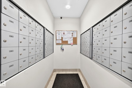 #421 14259 50 St Nw, Edmonton, AB - Indoor Photo Showing Other Room