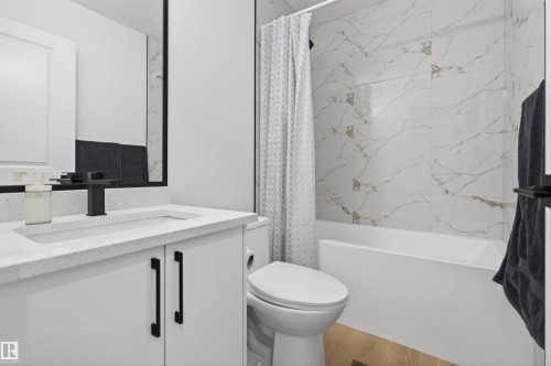 10915 159 Street Nw, Edmonton, AB - Indoor Photo Showing Bathroom