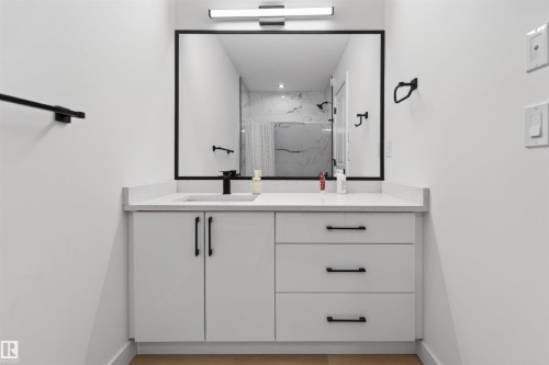 10915 159 Street Nw, Edmonton, AB - Indoor Photo Showing Bathroom