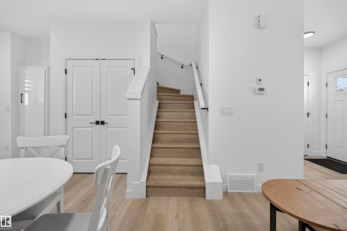 10915 159 Street Nw, Edmonton, AB - Indoor