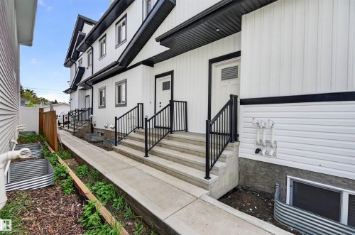10915 159 Street Nw, Edmonton, AB - Outdoor