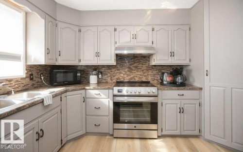 10737 108A Avenue, Westlock, AB - Indoor Photo Showing Kitchen