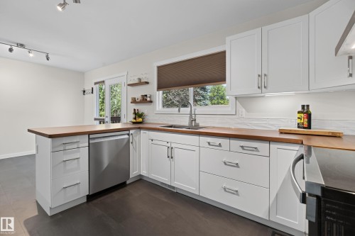 16531 116 Street Nw, Edmonton, AB - Indoor Photo Showing Kitchen