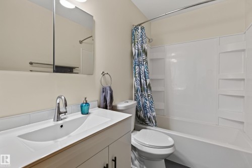 16531 116 Street Nw, Edmonton, AB - Indoor Photo Showing Bathroom