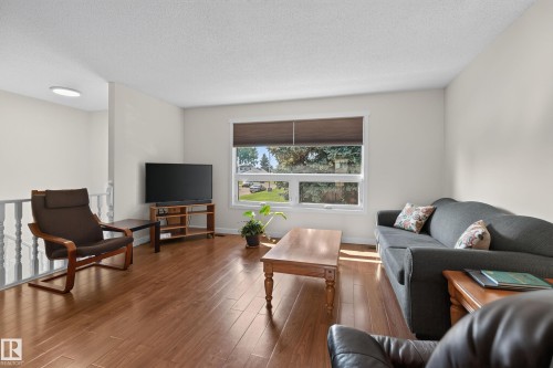 16531 116 Street Nw, Edmonton, AB - Indoor Photo Showing Living Room