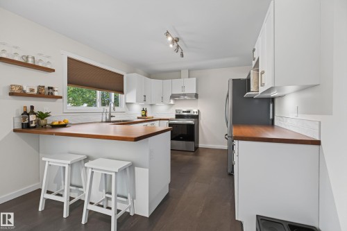 16531 116 Street Nw, Edmonton, AB - Indoor Photo Showing Kitchen