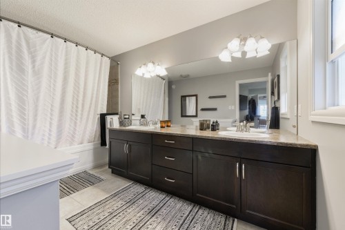 1375 113 Street Sw, Edmonton, AB - Indoor Photo Showing Bathroom