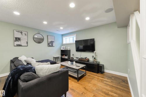 1375 113 Street Sw, Edmonton, AB - Indoor