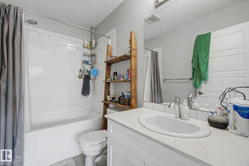 #90 17832 78 St Nw, Edmonton, AB - Indoor Photo Showing Bathroom