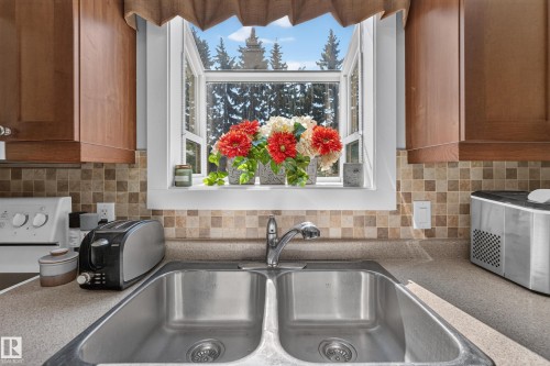 50120 Rge Rd 270, Rural Leduc County, AB - Indoor Photo Showing Kitchen With Double Sink