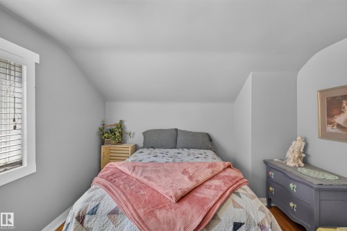 50120 Rge Rd 270, Rural Leduc County, AB - Indoor Photo Showing Bedroom