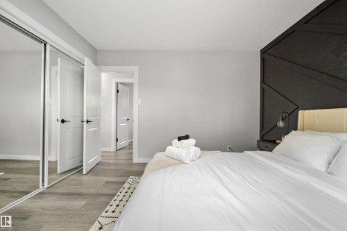 Bedroom - 4001 113 Avenue Nw, Edmonton, AB - Indoor Photo Showing Bedroom